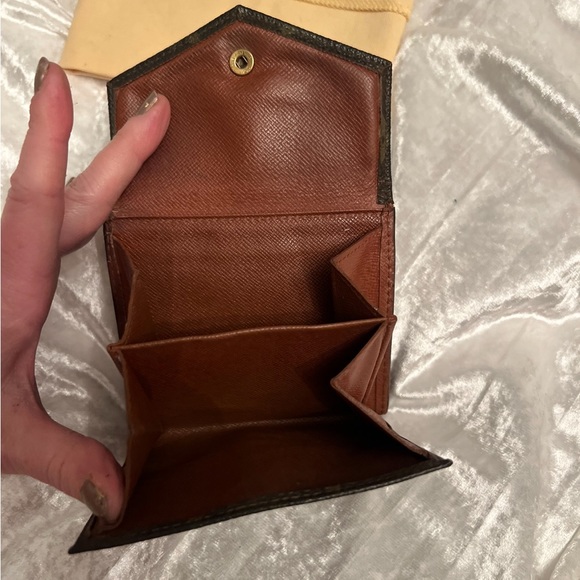 Louis Vuitton Wallet - Picture 8 of 9